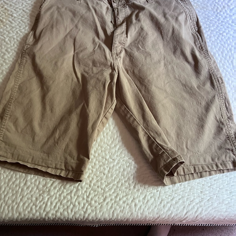 Wrangler khaki shorts